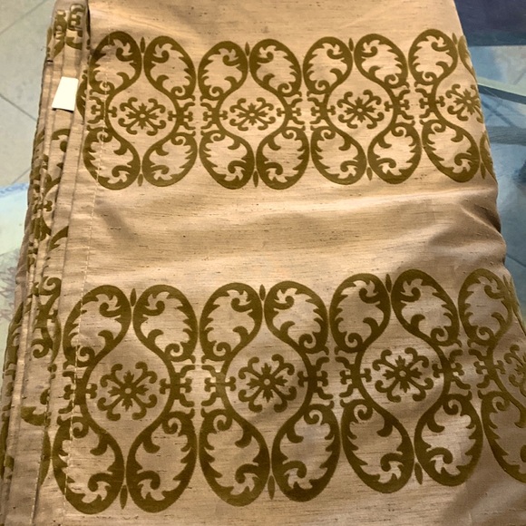 Silky shower Curtain - Picture 2 of 4